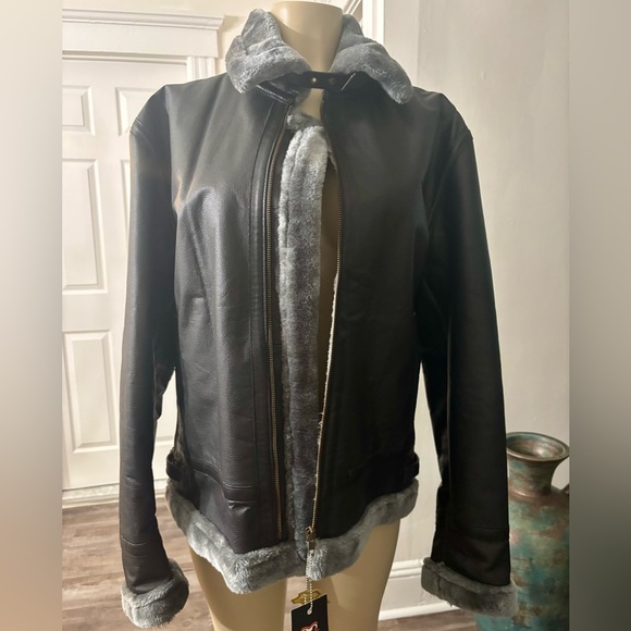 Black Leather Jacket with Gray Fur Trim - Picture 7 of 8